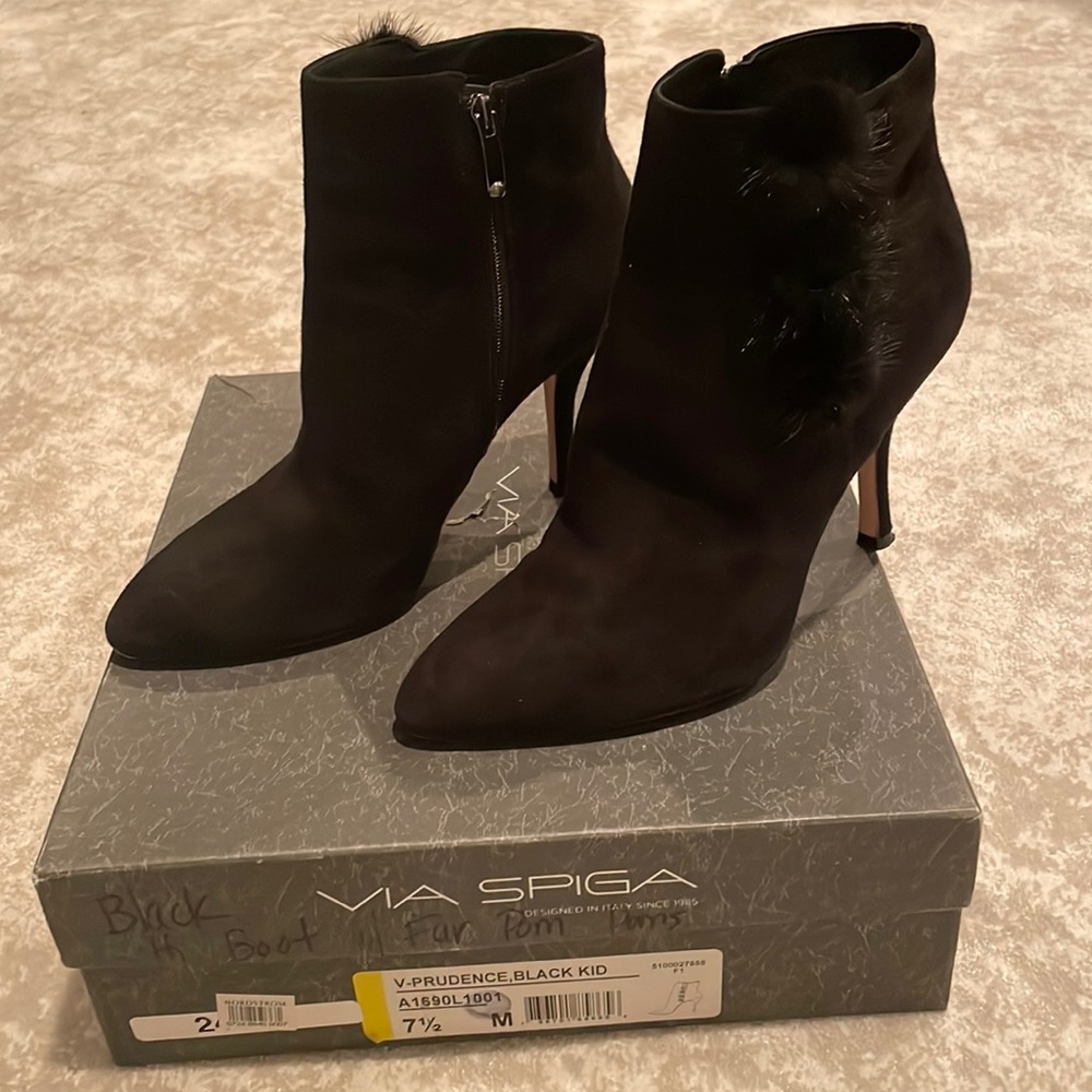 Via Spiga black suede heeled bootie size 7.5 M.